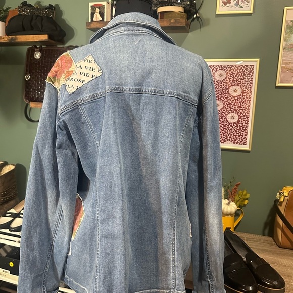 Chico Patchwork Denim Jacket Size 3 (fits like XL-2X) 👑 - Picture 4 of 5